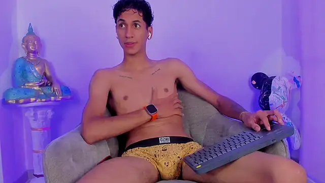 Snapshot of CamiiloRivera chatting on October 2025 11:41:02 AM CamiiloRivera online show from October 2025 11:41:02 AM