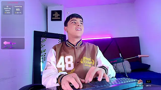 Snapshot of Lucass_love chatting on September 2025 01:23:01 PM Lucass love online show from September 2025 01:23:01 PM