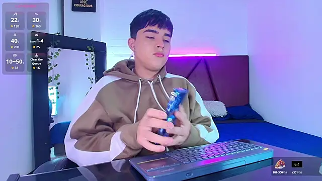 Snapshot of Lucass_love chatting on September 2025 01:35:01 PM Lucass love online show from September 2025 01:35:01 PM