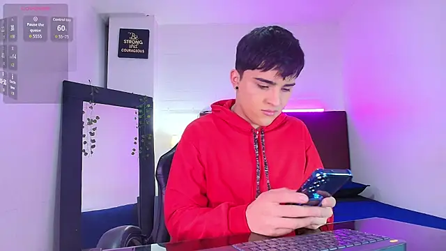 Snapshot of Lucass_love chatting on September 2025 01:34:02 PM Lucass love online show from September 2025 01:34:02 PM