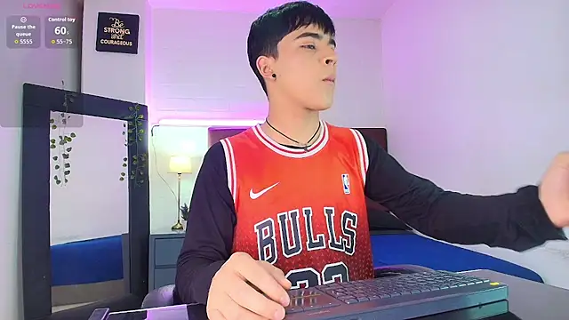 Snapshot of Lucass_love chatting on September 2025 01:15:02 PM Lucass love online show from September 2025 01:15:02 PM