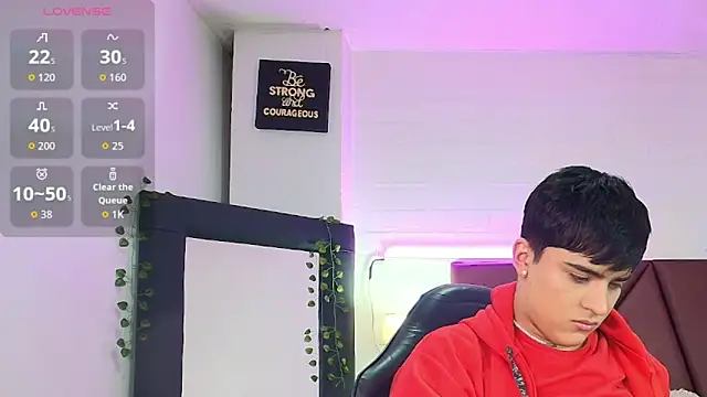 Snapshot of Lucass_love chatting on September 2025 01:27:01 PM Lucass love online show from September 2025 01:27:01 PM