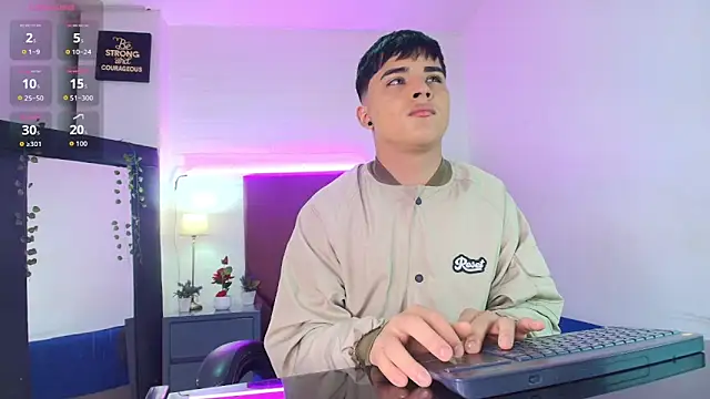 Snapshot of Lucass_love chatting on September 2025 01:27:01 PM Lucass love online show from September 2025 01:27:01 PM