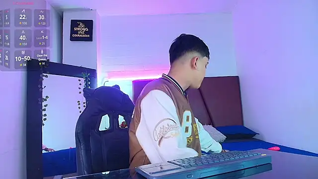 Snapshot of Lucass_love chatting on October 2025 01:17:02 PM Lucass love online show from October 2025 01:17:02 PM