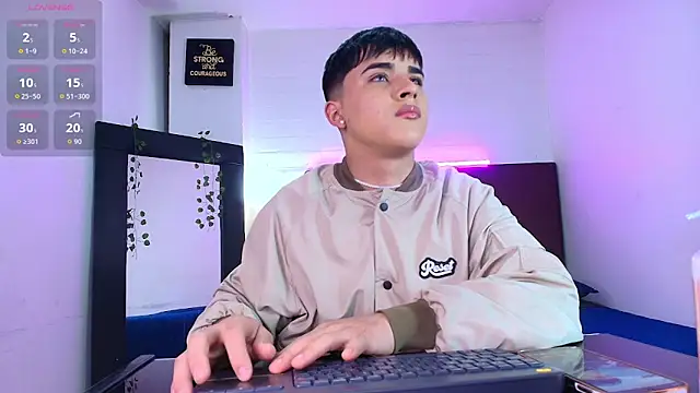 Snapshot of Lucass_love chatting on October 2025 01:18:01 PM Lucass love online show from October 2025 01:18:01 PM