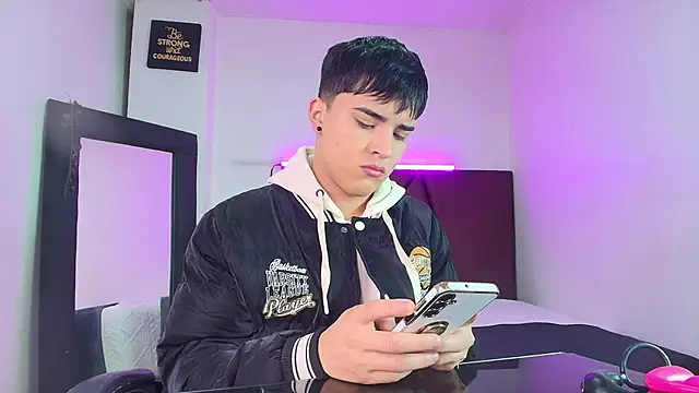 Snapshot of Lucass_love chatting on October 2025 01:09:02 PM Lucass love online show from October 2025 01:09:02 PM