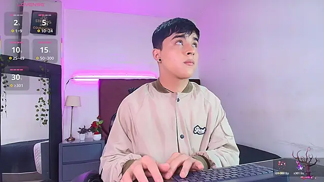 Snapshot of Lucass_love chatting on October 2025 04:51:02 PM Lucass love online show from October 2025 04:51:02 PM