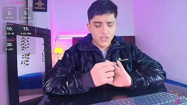 Snapshot of Lucass_love chatting on October 2025 04:53:02 PM Lucass love online show from October 2025 04:53:02 PM