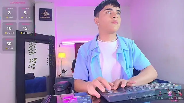 Snapshot of Lucass_love chatting on October 2025 04:53:02 PM Lucass love online show from October 2025 04:53:02 PM