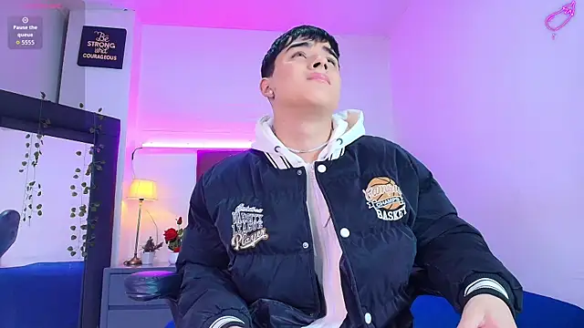 Snapshot of Lucass_love chatting on November 2025 04:17:01 PM Lucass love online show from November 2025 04:17:01 PM