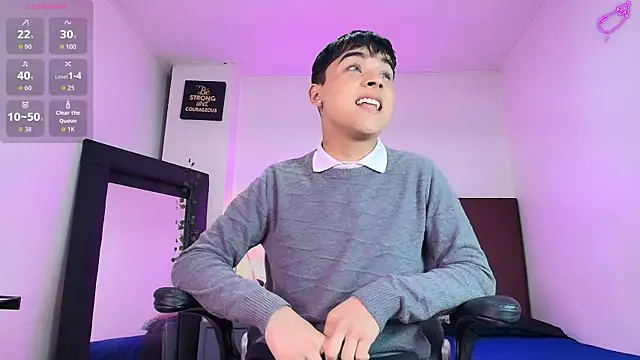 Snapshot of Lucass_love chatting on November 2025 04:18:01 PM Lucass love online show from November 2025 04:18:01 PM