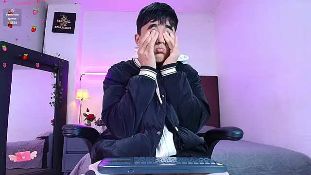 Snapshot of Lucass_love chatting on November 2025 12:55:01 PM Lucass love online show from November 2025 12:55:01 PM