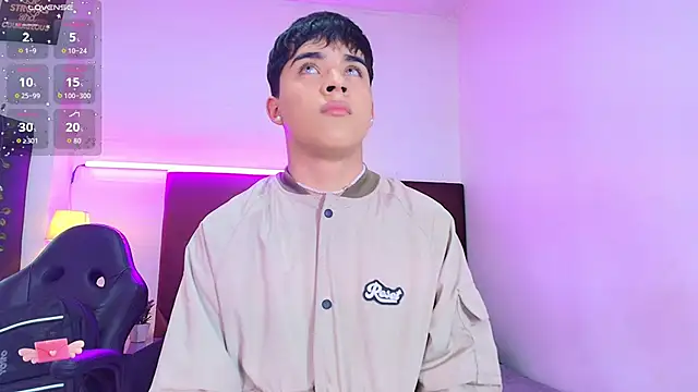 Snapshot of Lucass_love chatting on November 2025 04:18:02 PM Lucass love online show from November 2025 04:18:02 PM