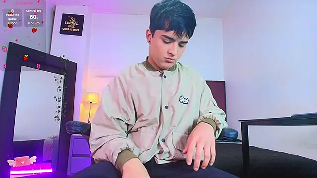 Snapshot of Lucass_love chatting on December 2025 12:54:01 PM Lucass love online show from December 2025 12:54:01 PM