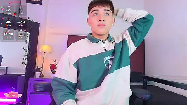 Snapshot of Lucass_love chatting on December 2025 12:58:02 PM Lucass love online show from December 2025 12:58:02 PM