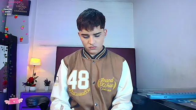 Snapshot of Lucass_love chatting on December 2025 04:47:02 PM Lucass love online show from December 2025 04:47:02 PM