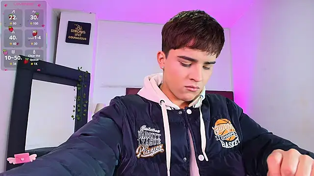 Lucass love online show from December 2025 12:57:02 PM