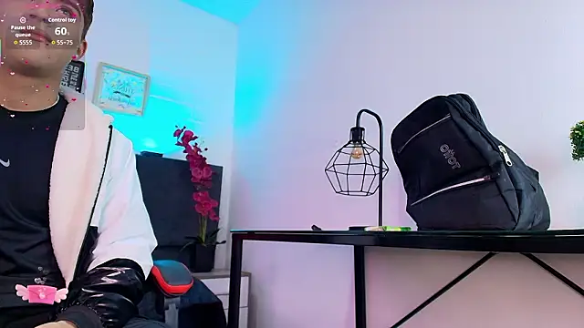 Lucass love online show from March 2026 12:43:02 PM