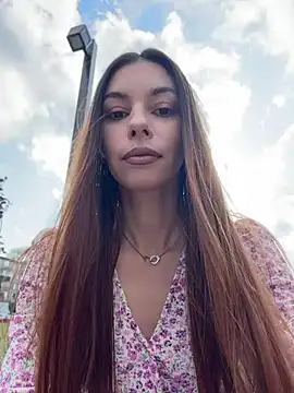 Amelie Crosby online show from July 2026 01:59:02 PM