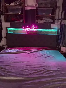 Snapshot of Shy_Ivy chatting on October 2025 09:54:02 PM Shy Ivy online show from October 2025 09:54:02 PM