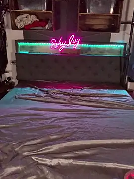 Snapshot of Shy_Ivy chatting on October 2025 08:20:02 PM Shy Ivy online show from October 2025 08:20:02 PM