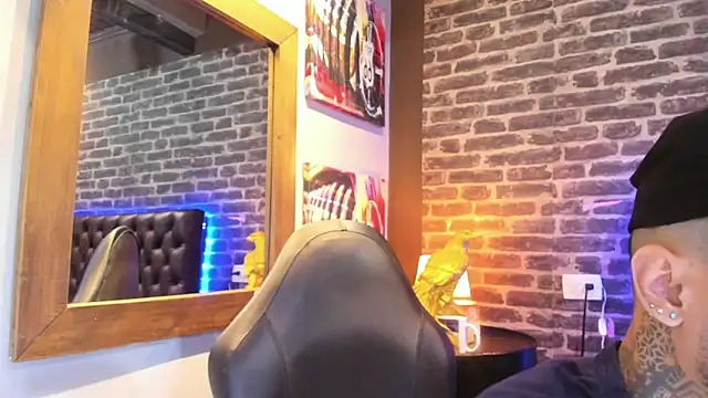 VinzenzRizzo online show from September 2025 04:29:01 AM