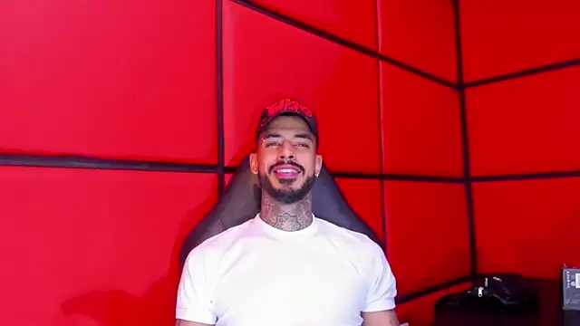 VinzenzRizzo online show from February 2026 04:44:01 AM