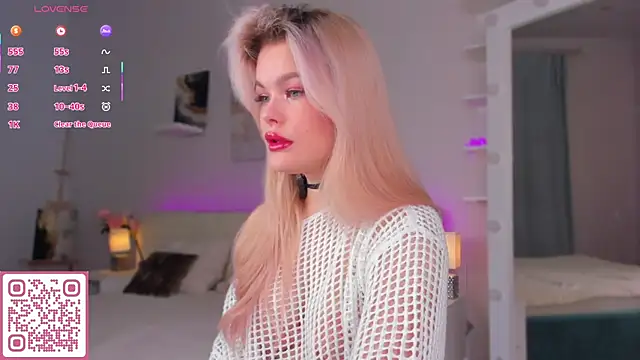 Snapshot of ShyEmma_ chatting on April 2026 01:06:02 AM ShyEmma online show from April 2026 01:06:02 AM