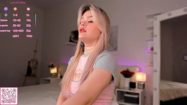 Snapshot of ShyEmma_ chatting on April 2026 01:07:02 AM ShyEmma online show from April 2026 01:07:02 AM