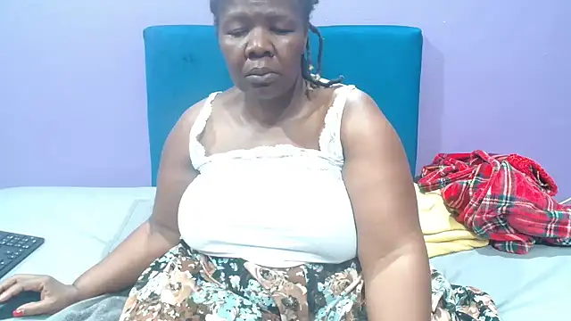 Snapshot of NaughtyChubbyZoe chatting on September 2025 05:53:02 AM NaughtyChubbyZoe online show from September 2025 05:53:02 AM