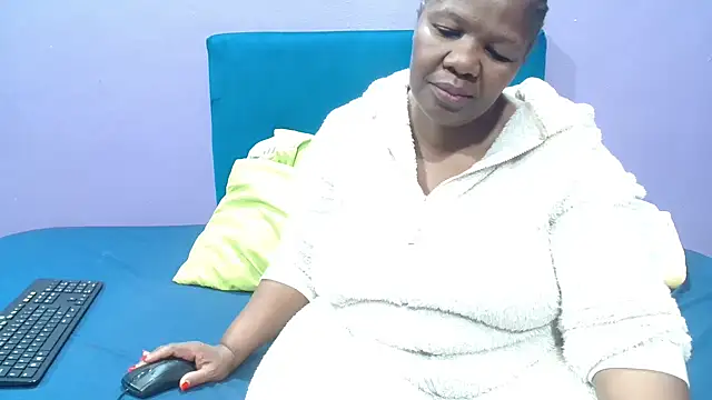 Snapshot of NaughtyChubbyZoe chatting on October 2025 05:24:01 AM NaughtyChubbyZoe online show from October 2025 05:24:01 AM