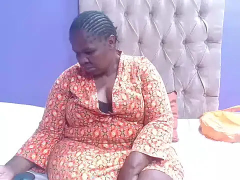 NaughtyChubbyZoe online show from February 2026 06:39:02 PM