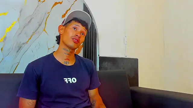 Snapshot of Asthondream_ chatting on November 2025 02:32:02 PM Asthondream online show from November 2025 02:32:02 PM