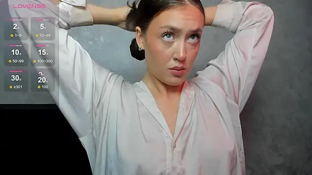 SaraMoren0 online show from September 2025 01:46:01 PM