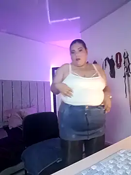 Snapshot of AndreaKinky chatting on September 2025 03:00:02 AM AndreaKinky online show from September 2025 03:00:02 AM