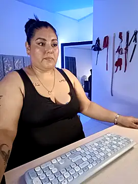 Snapshot of AndreaKinky chatting on October 2025 08:13:01 AM AndreaKinky online show from October 2025 08:13:01 AM