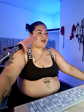 Snapshot of AndreaKinky chatting on November 2025 08:24:01 AM AndreaKinky online show from November 2025 08:24:01 AM