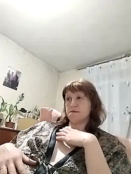 Snapshot of Flower2931 chatting on April 2026 07:14:01 PM Flower2931 online show from April 2026 07:14:01 PM