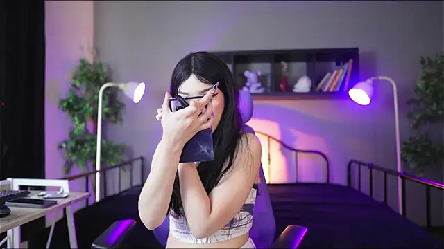 Sabrina bloom online show from October 2025 12:55:02 PM