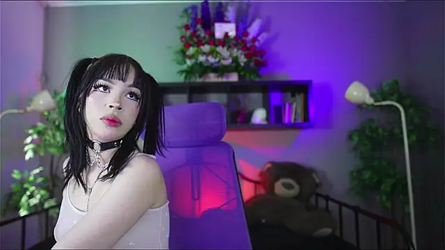 Sabrina bloom online show from November 2025 01:33:02 PM