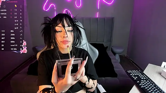 Sabrina bloom online show from January 2026 09:42:02 PM