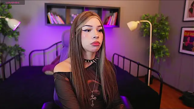 Snapshot of Sabrina_bloom chatting on March 2026 01:17:02 PM Sabrina bloom online show from March 2026 01:17:02 PM