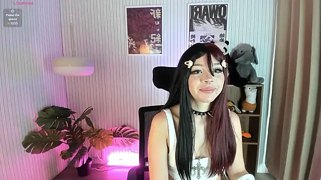 Snapshot of Sabrina_bloom chatting on March 2026 01:36:02 PM Sabrina bloom online show from March 2026 01:36:02 PM