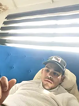 Snapshot of jhoi95 chatting on October 2025 06:52:01 PM jhoi95 online show from October 2025 06:52:01 PM