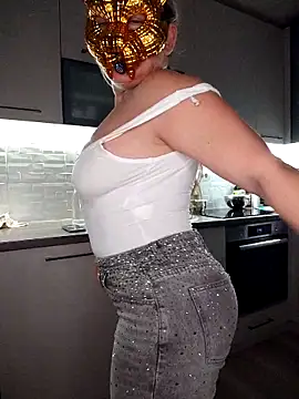 Snapshot of BigAssMom_ chatting on April 2026 07:55:01 PM BigAssMom online show from April 2026 07:55:01 PM