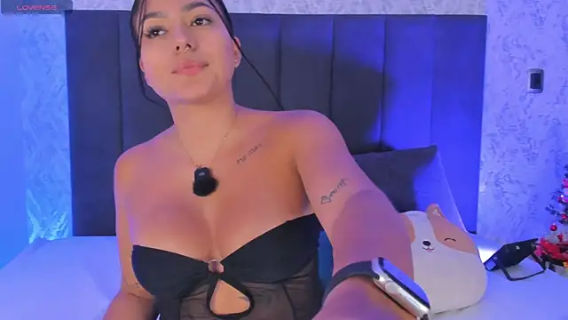 Snapshot of dana_hazze chatting on December 2025 09:10:02 PM dana hazze online show from December 2025 09:10:02 PM