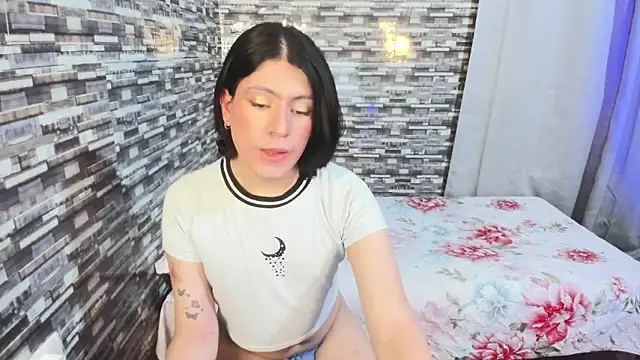 xxxEmmaxx online show from December 2025 04:28:02 AM