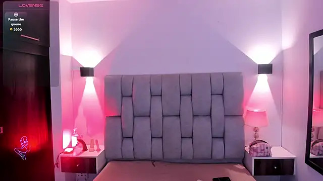 Mia volkova online show from September 2025 12:32:02 PM