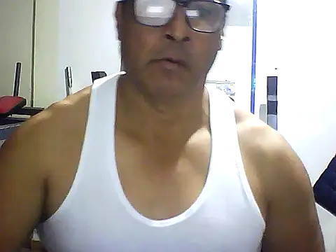 Snapshot of sexigym35 chatting on October 2025 03:48:01 AM sexigym35 online show from October 2025 03:48:01 AM