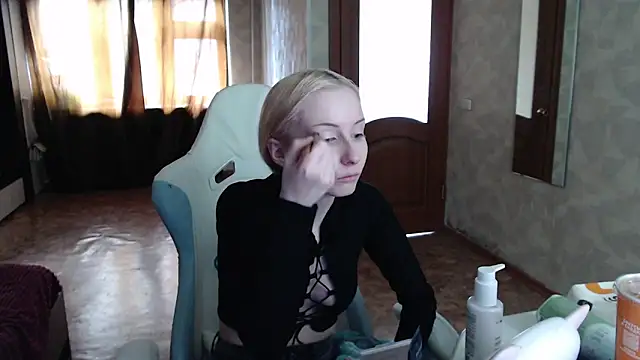 Cutti Crystal online show from April 2026 09:04:01 AM